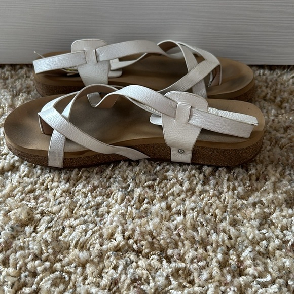 ✨Volatile Strap Low Wedge Sandals - Picture 3 of 5